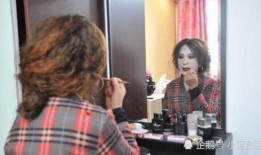 紅大爺男扮女裝視頻無(wú)刪減,一場(chǎng)跨越性別的時(shí)尚演繹